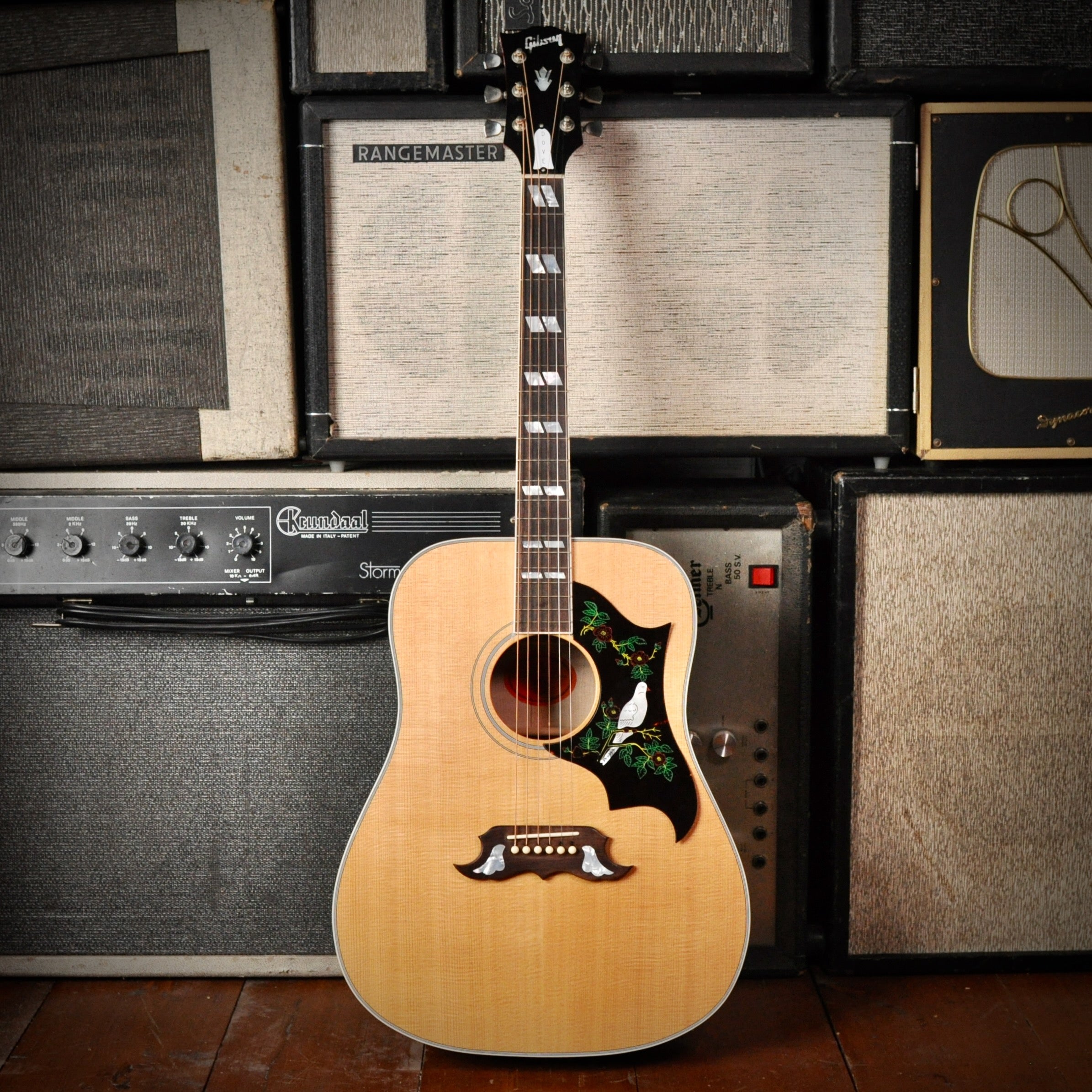 Gibson Dove Natural 2001