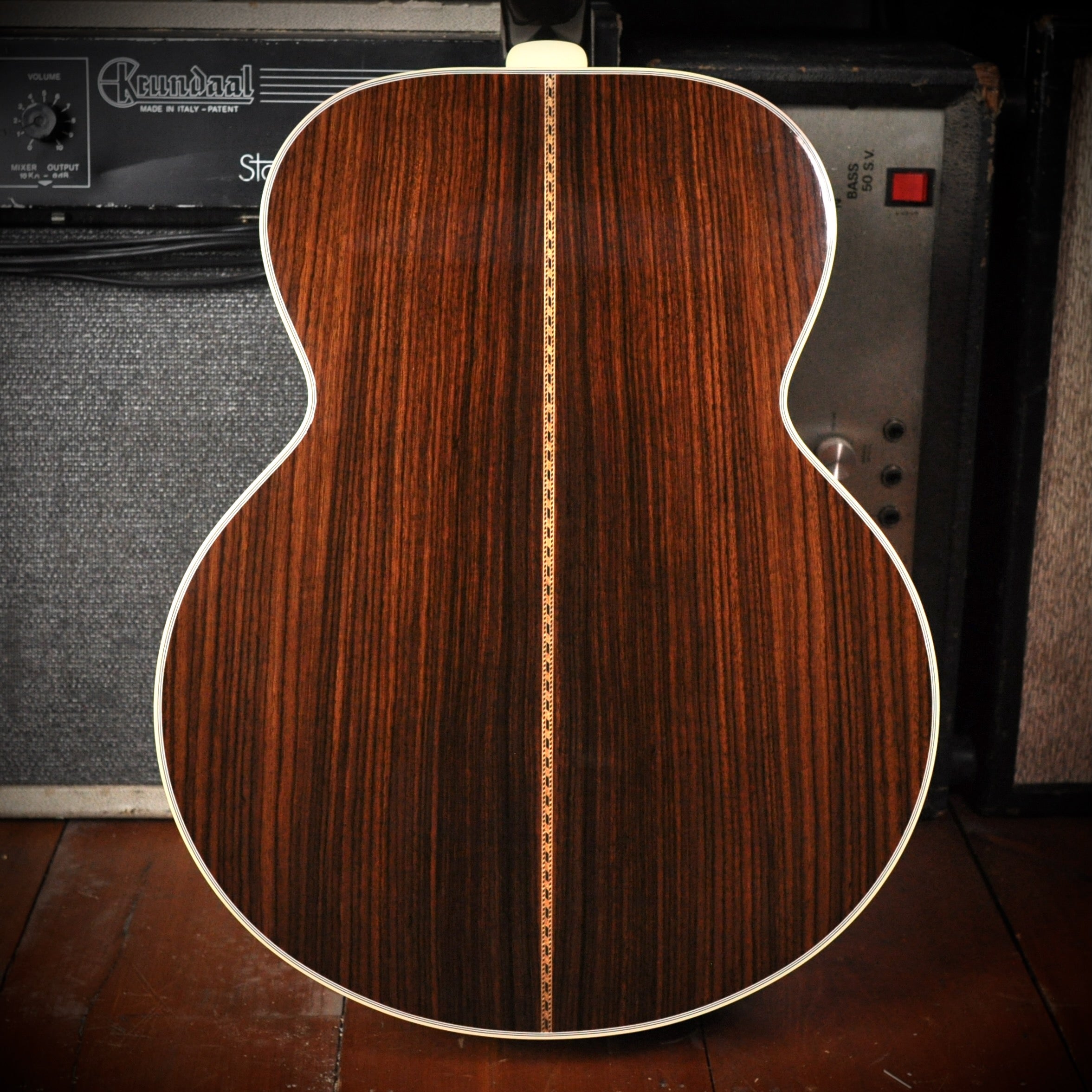 Gibson SJ-200 Western Classic Custom Sunburst 2023