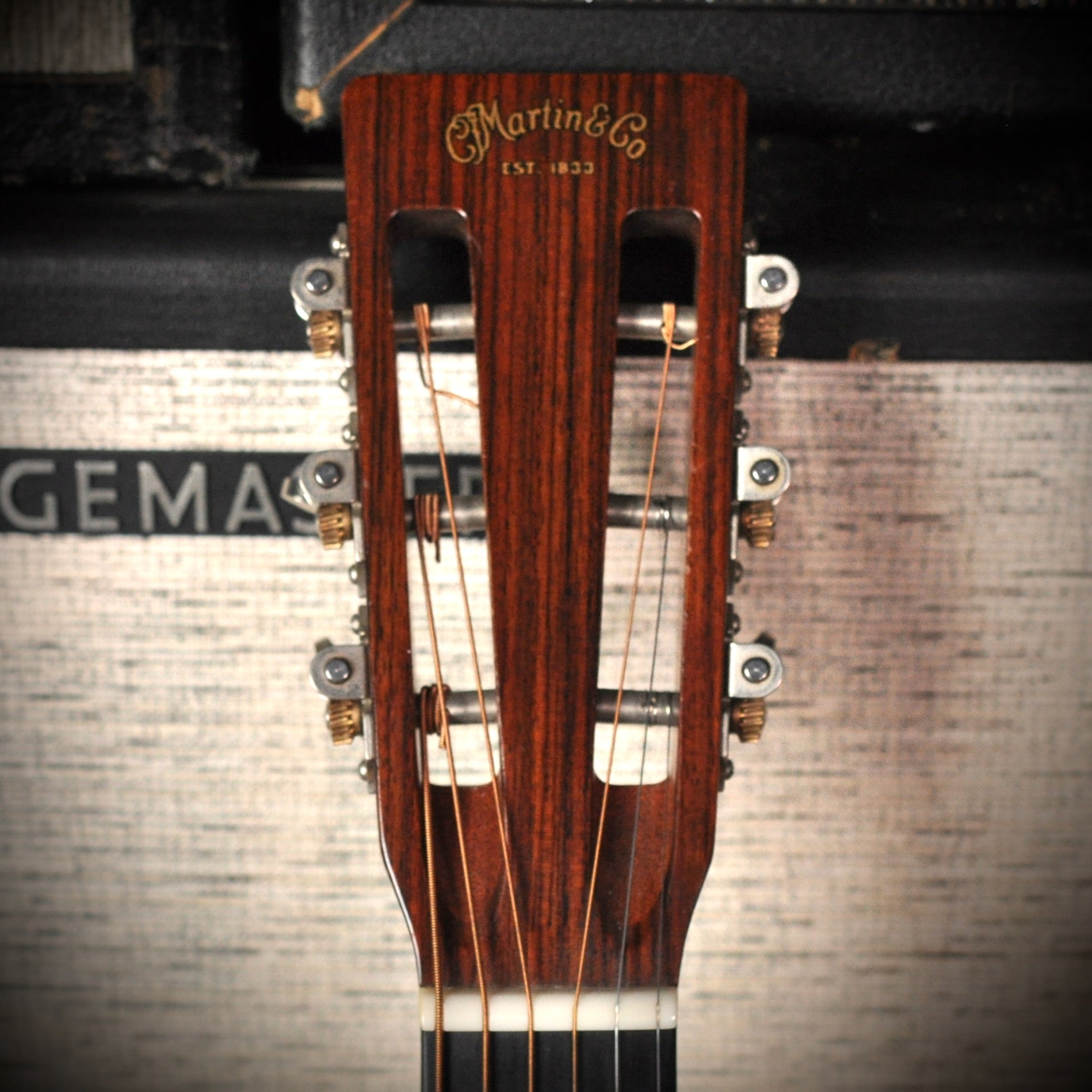 Martin 00C-16DB Sunburst 1999