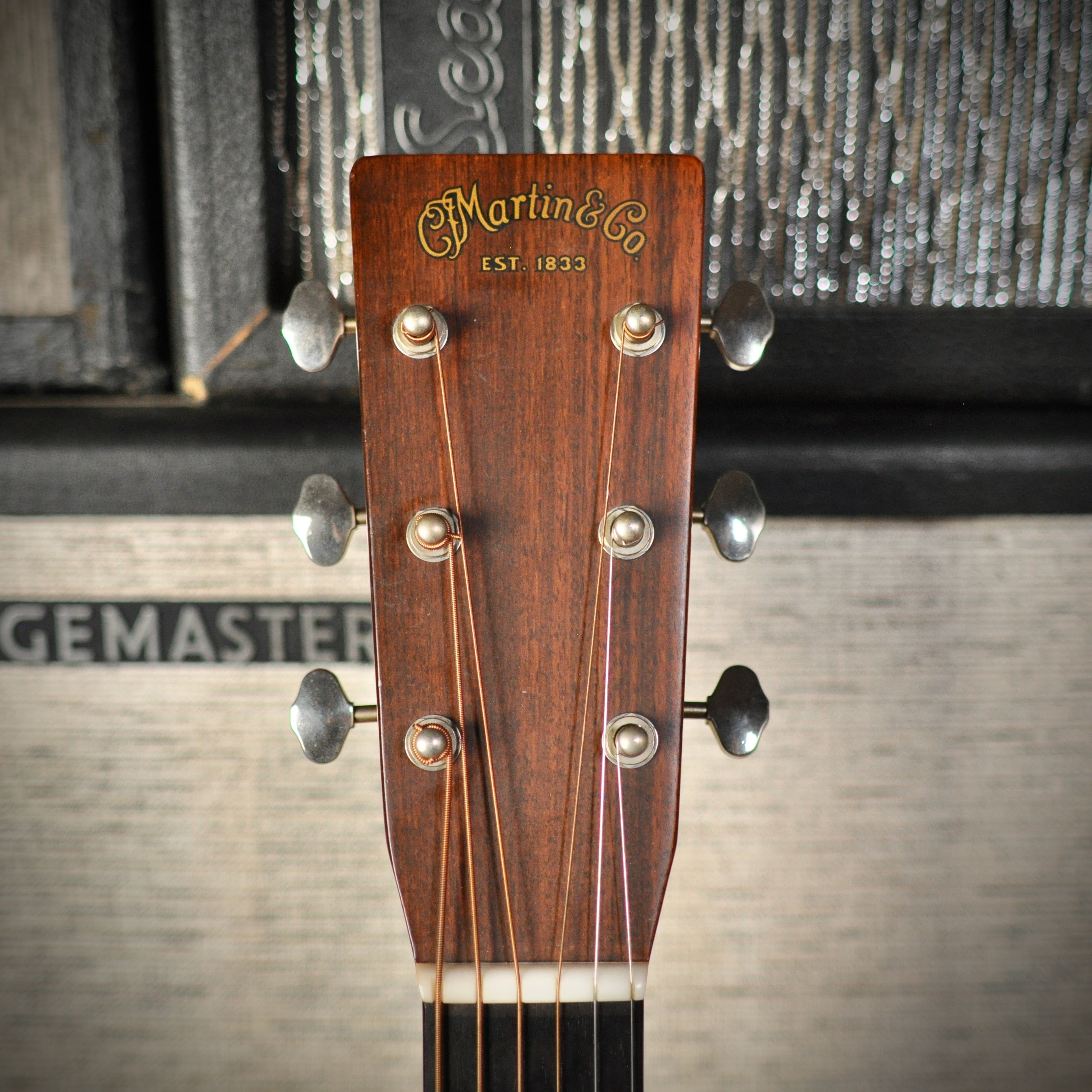 Martin HD-28V Natural 2002