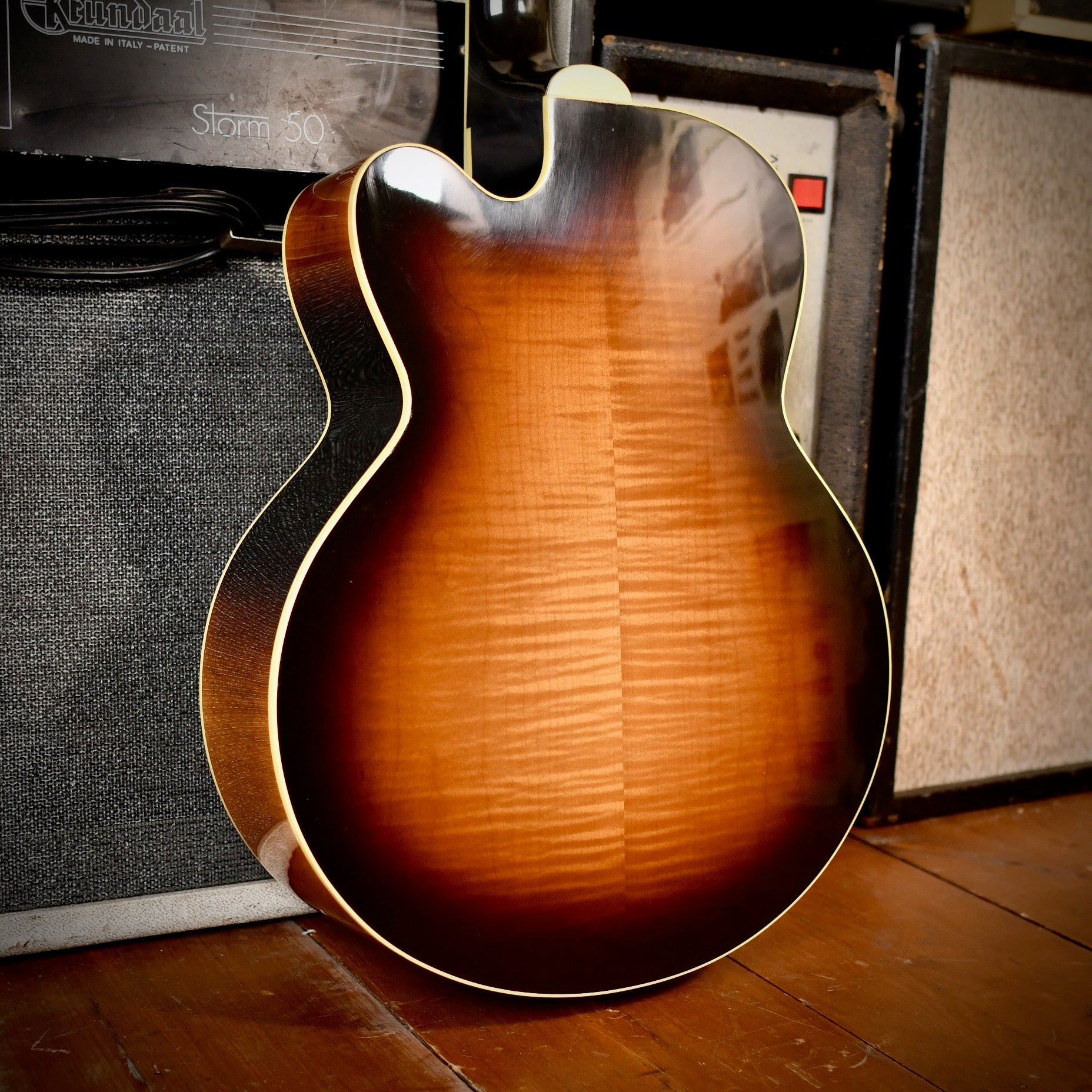 Gibson J-165 EC Sunburst 2012