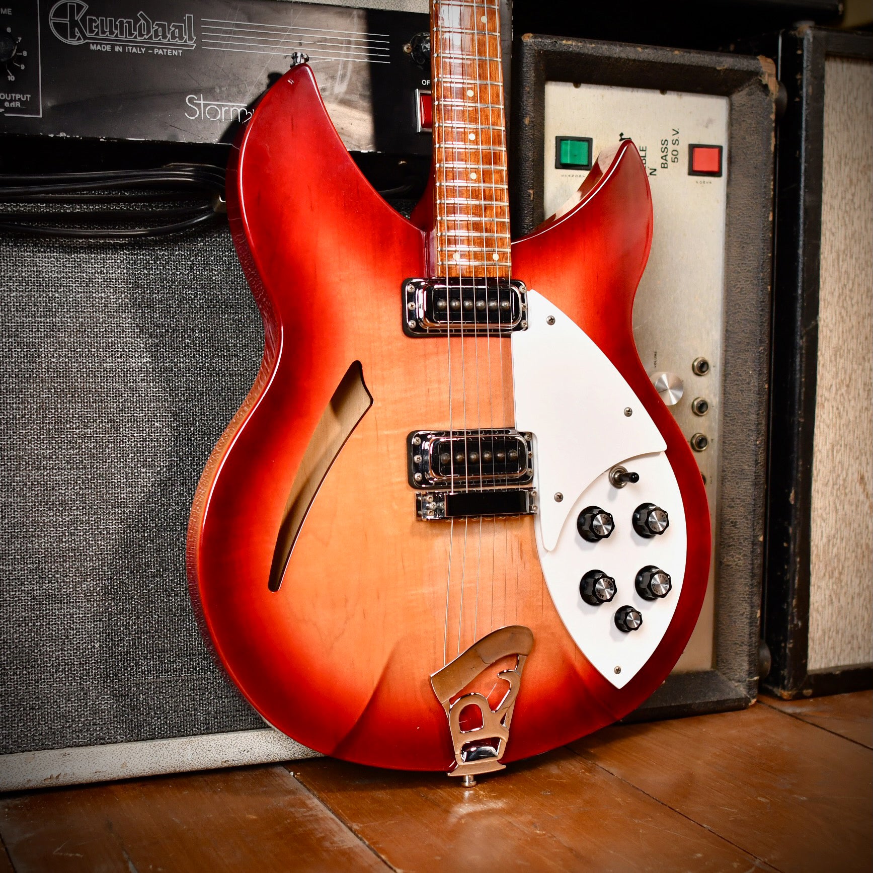 Rickenbacker 330 Fireglo 1999