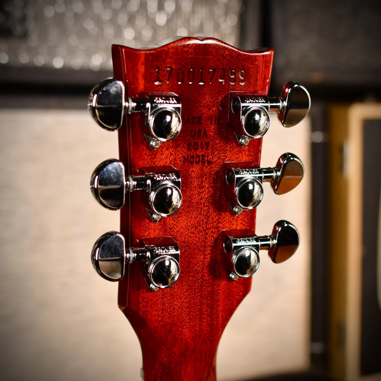 Gibson Les Paul Standard with Bigsby Cherry Sunburst 2017