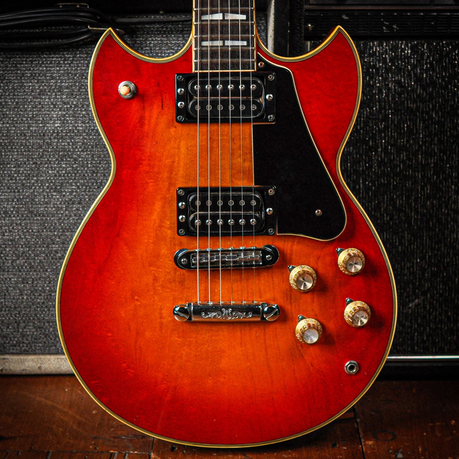 Yamaha SG-700 Cherry Sunburst 1976