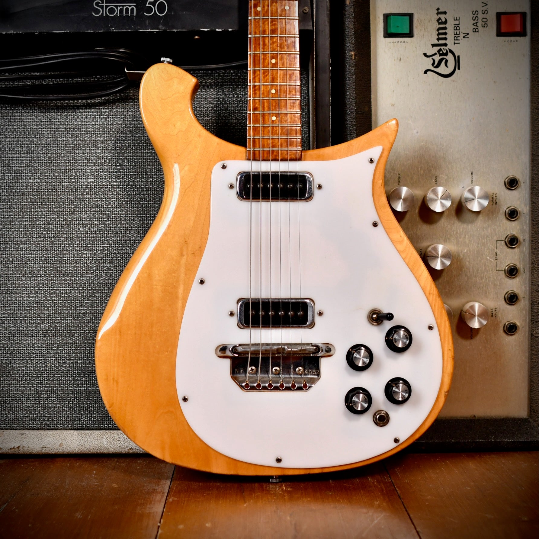 Rickenbacker 450 Mapleglo 1974