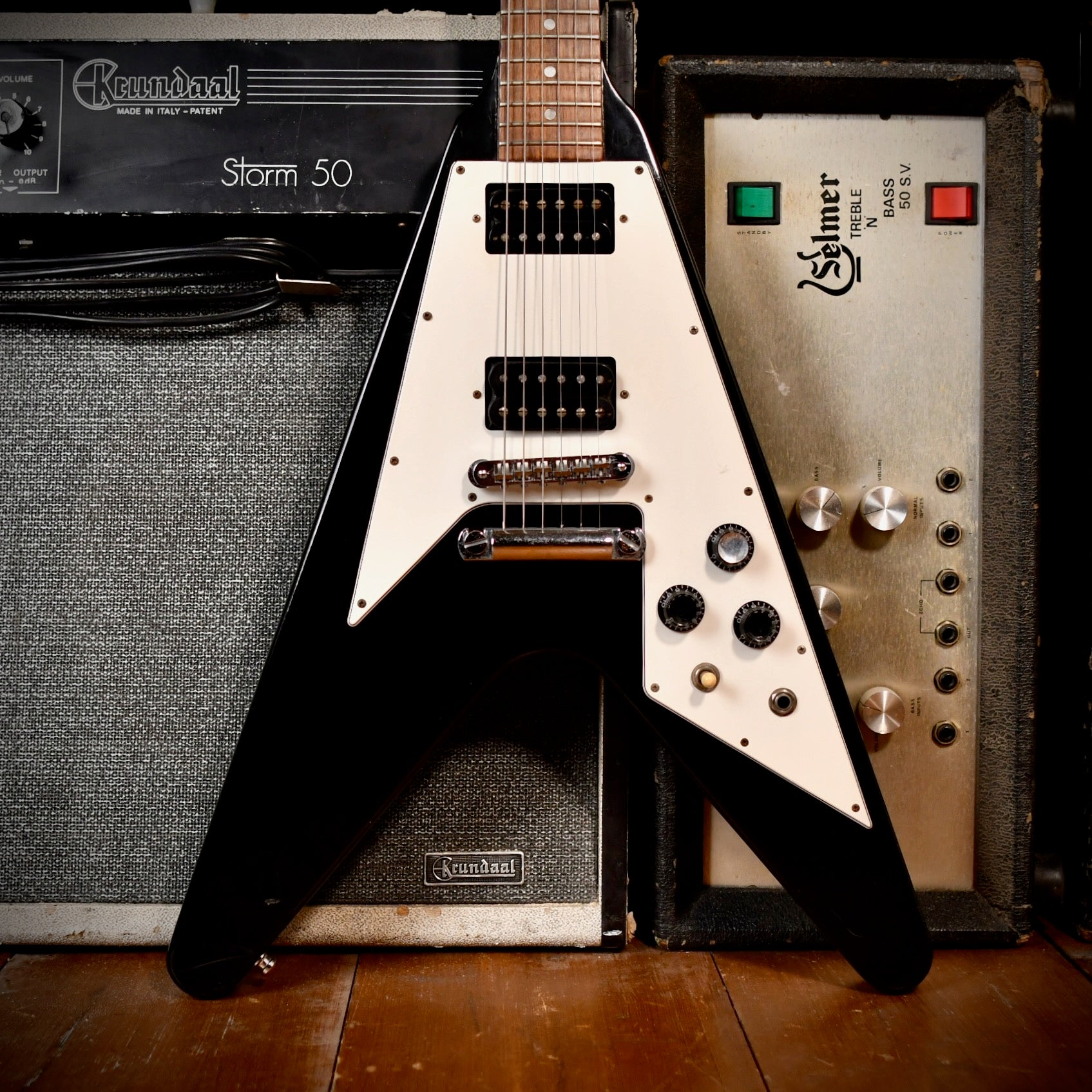 ギター Gibson Flying V 67 Reissue 1998 Gibson Flying V '67 RI Ebony 1998 – Hanks