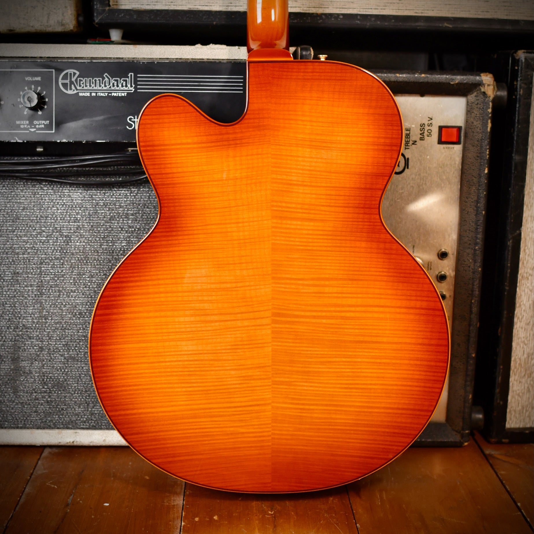 D'Aquisto DQ-NYE Archtop Violin Burst 2011