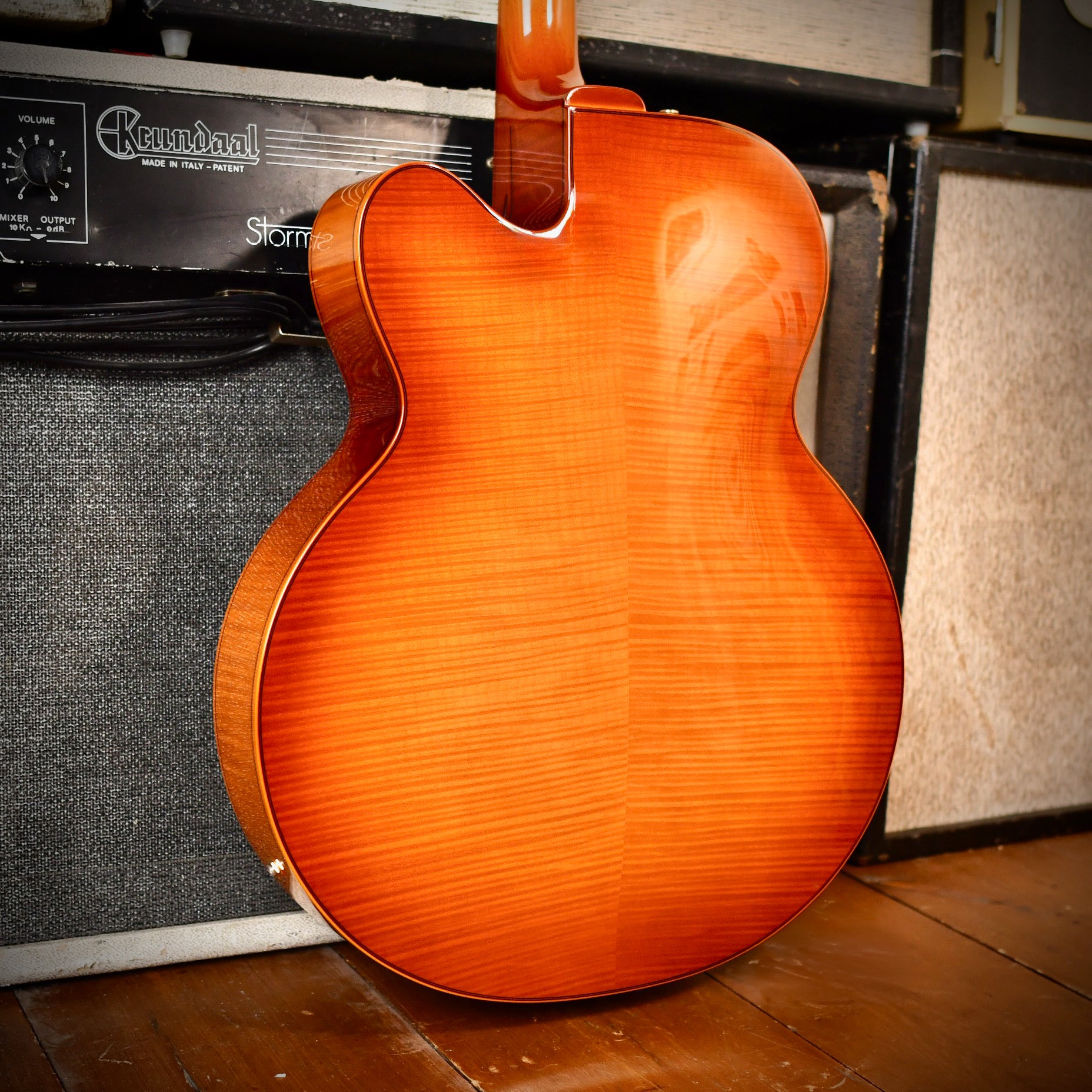 D'Aquisto DQ-NYE Archtop Violin Burst 2011