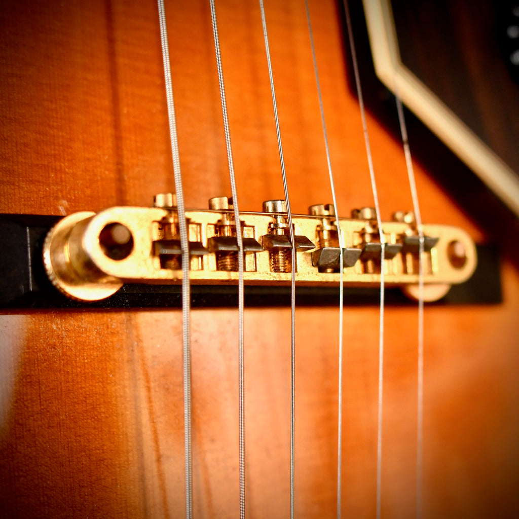 D'Aquisto DQ-NYE Archtop Violin Burst 2011