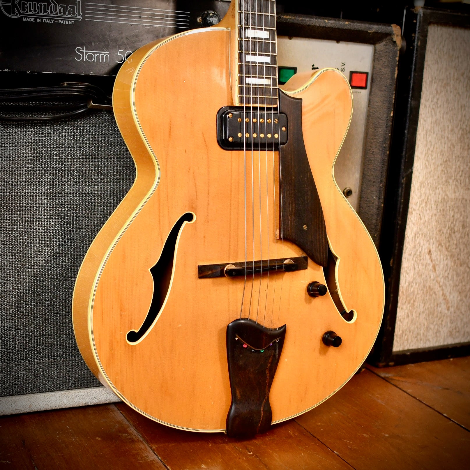 Fender D'Aquisto Elite Natural 1984