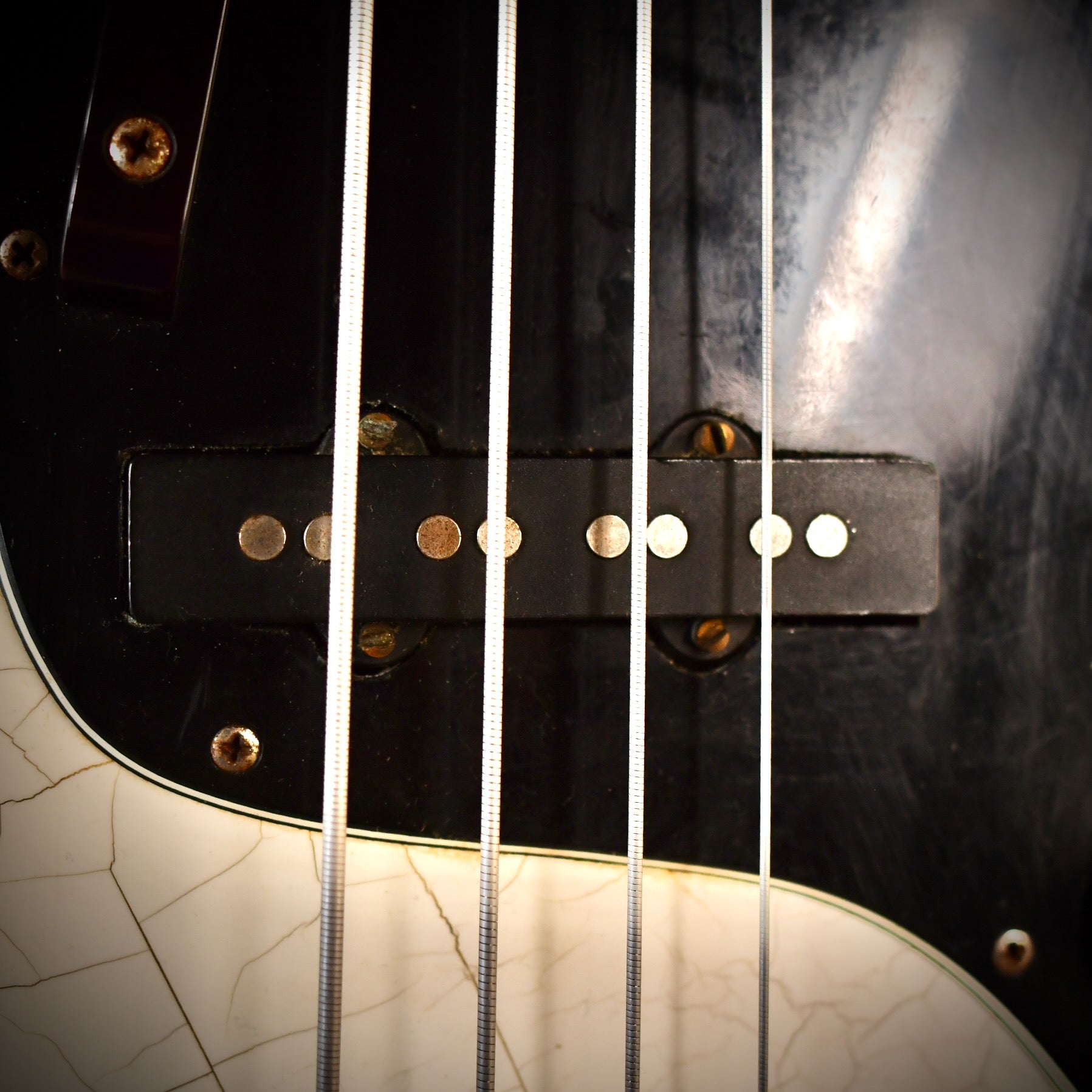 Fender Musicmaster Bass White Refinish 1978