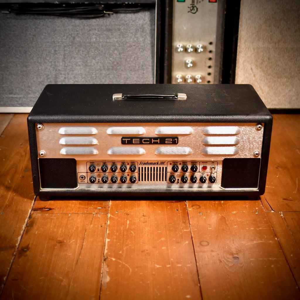 Tech 21 Trademark 300 Amp Head 2003