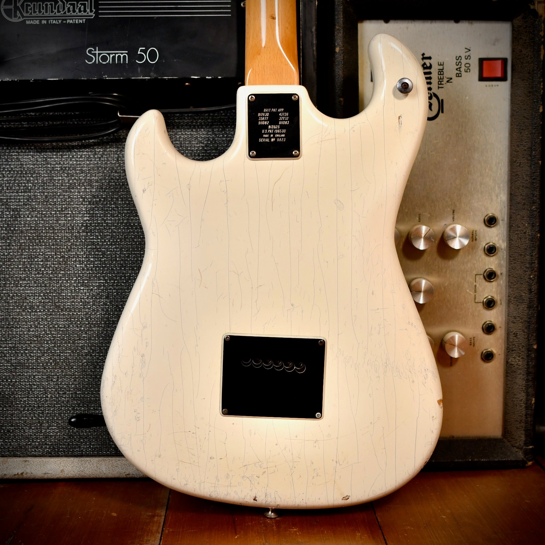 Burns Hank Marvin Signature White 1965