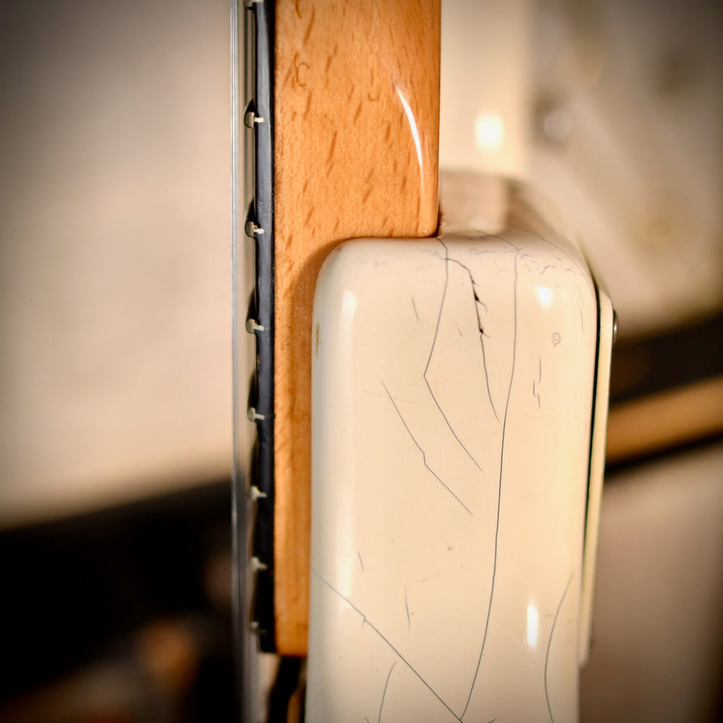 Burns Hank Marvin Signature White 1965