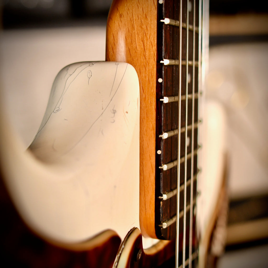 Burns Hank Marvin Signature White 1965