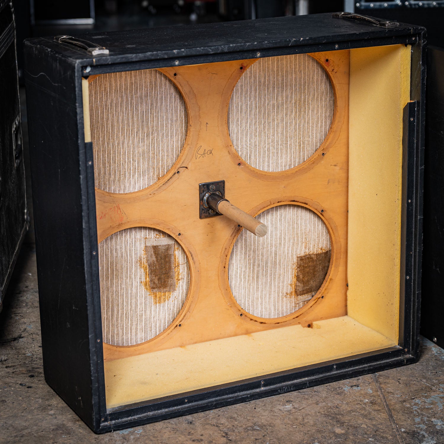 Marshall Metal Badge 4x12 Cabinet Black 1963