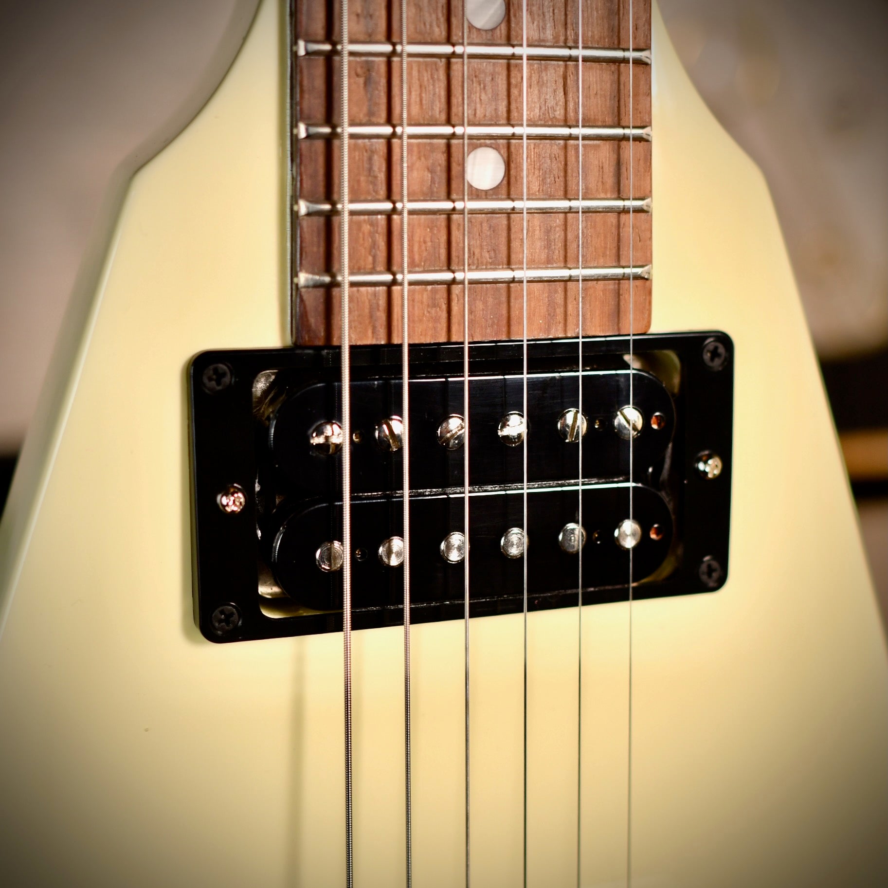 Gibson Flying V 80s RI Classic White 2023