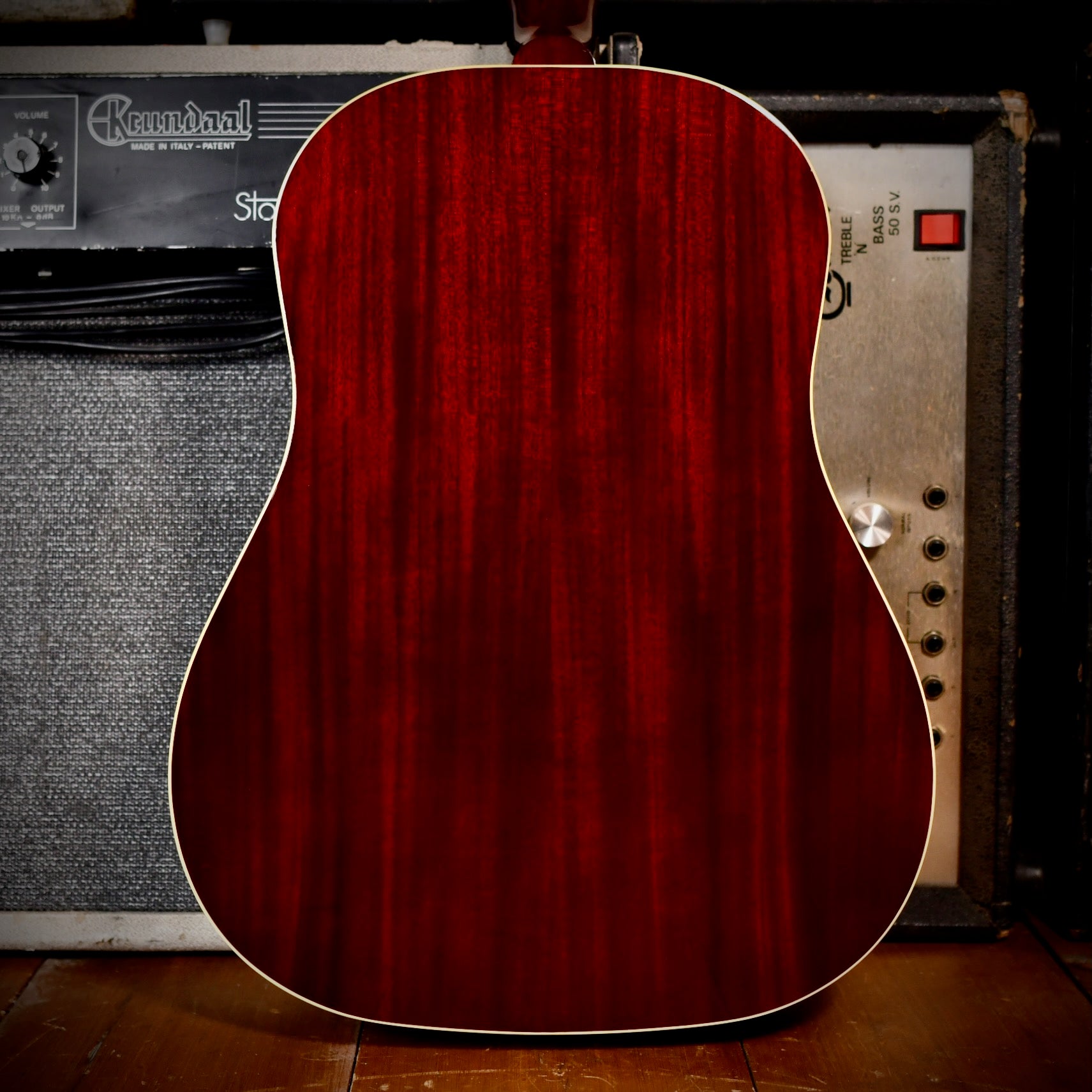 Gibson J-45 1960s Reissue Wine Red 2023