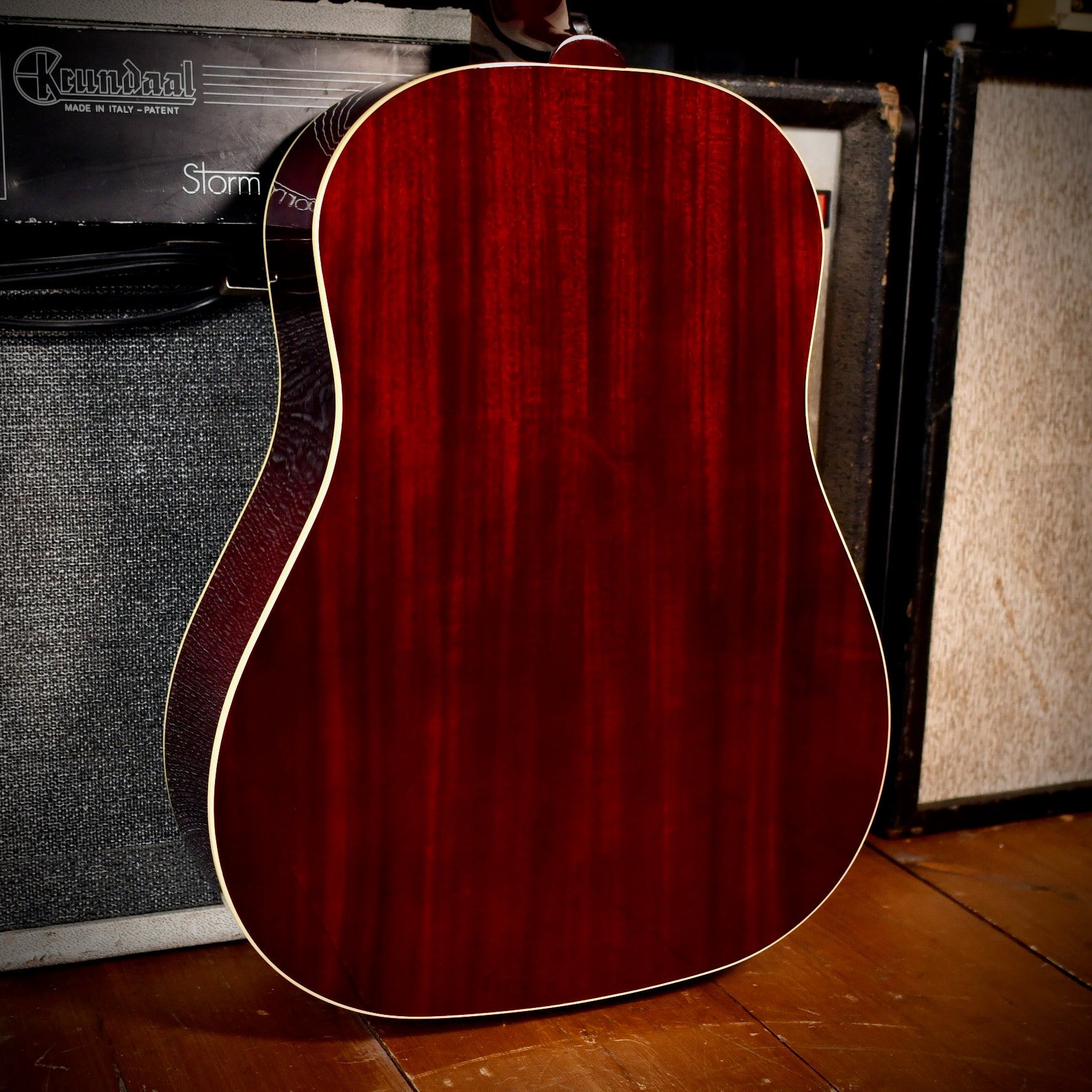 Gibson J-45 1960s Reissue Wine Red 2023