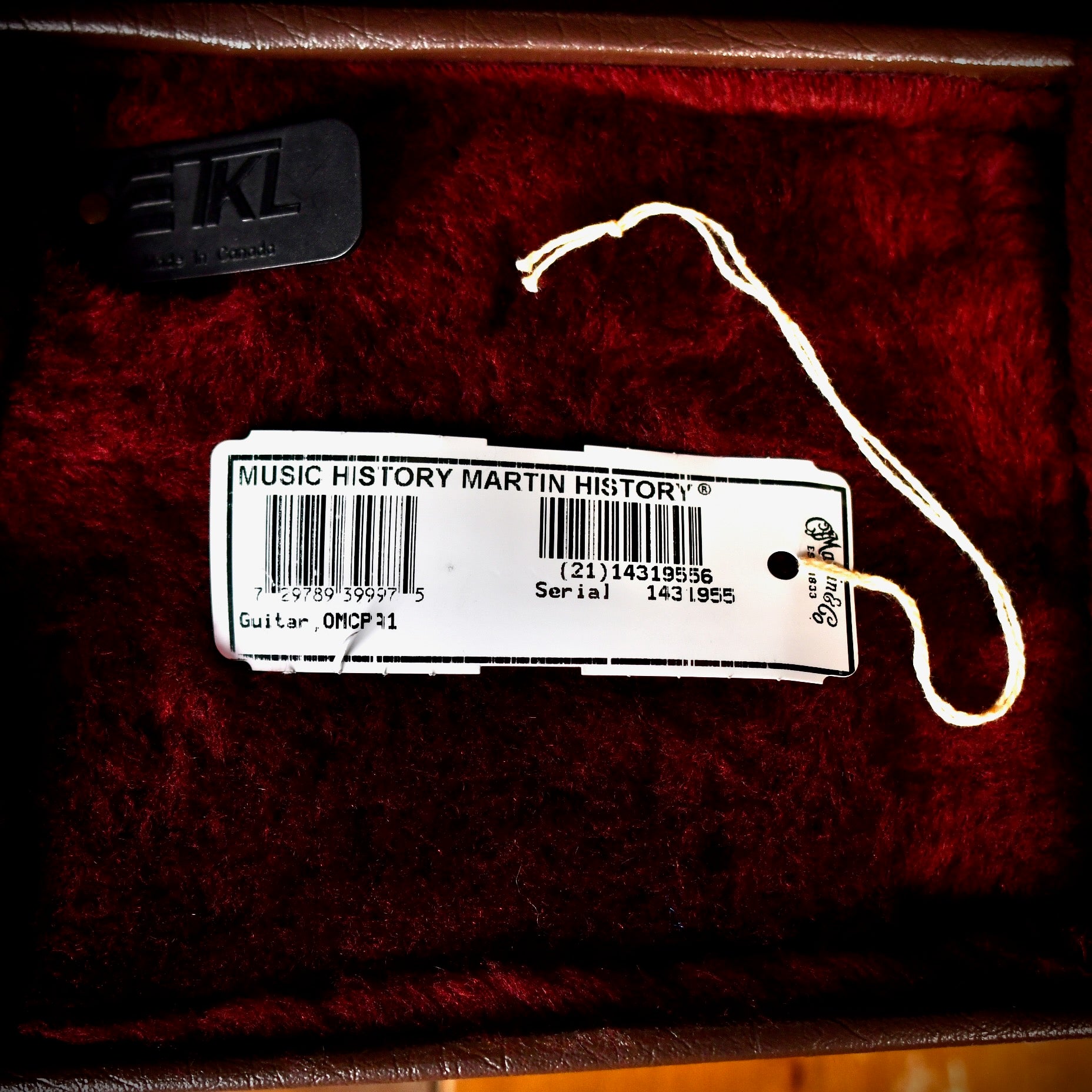 Martin OMCPA1 Performing Artist Series Natural 2010