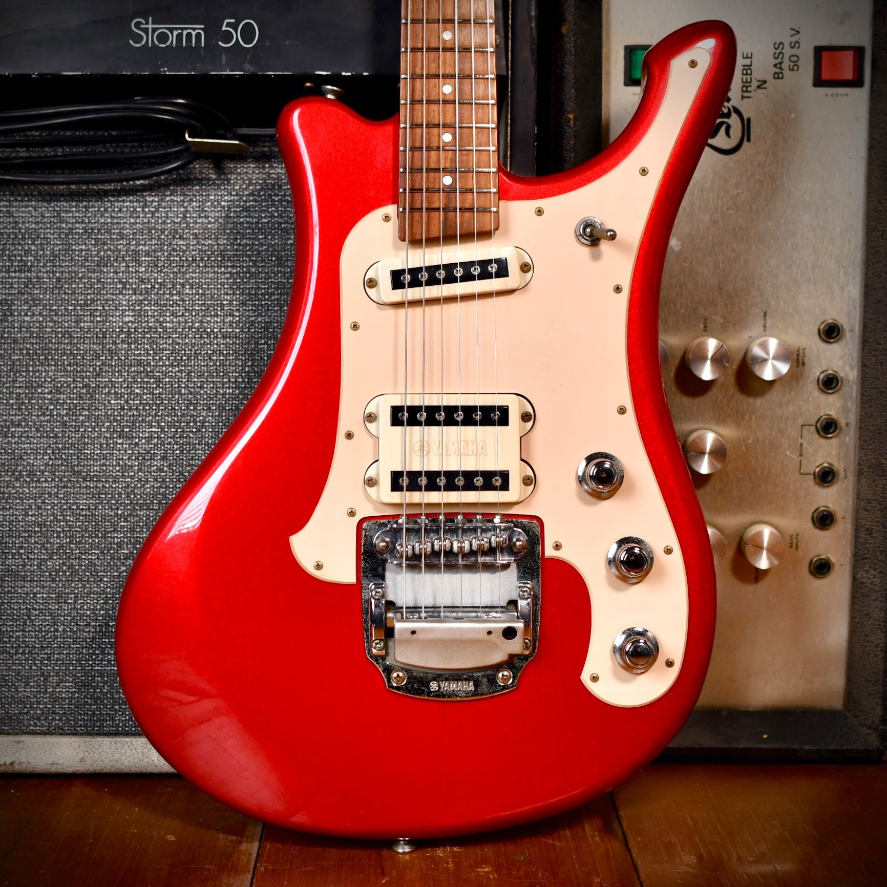 Yamaha SGV-300 Metallic Red 2000 – Hanks