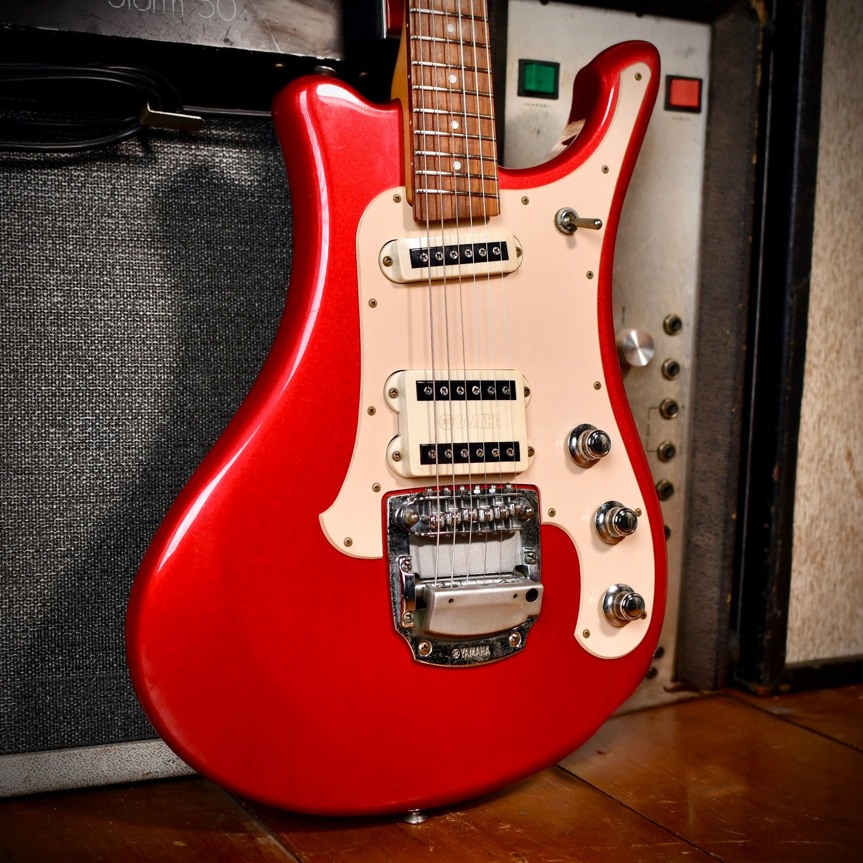 Yamaha SGV-300 Metallic Red 2000