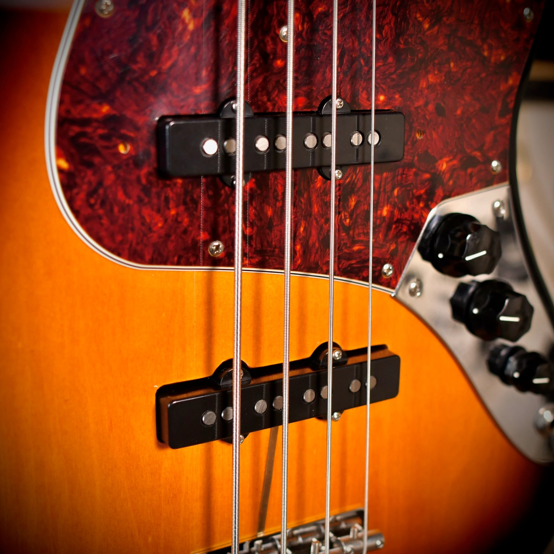 Fender MIJ Traditional 60s Jazz Bass Sunburst 2022