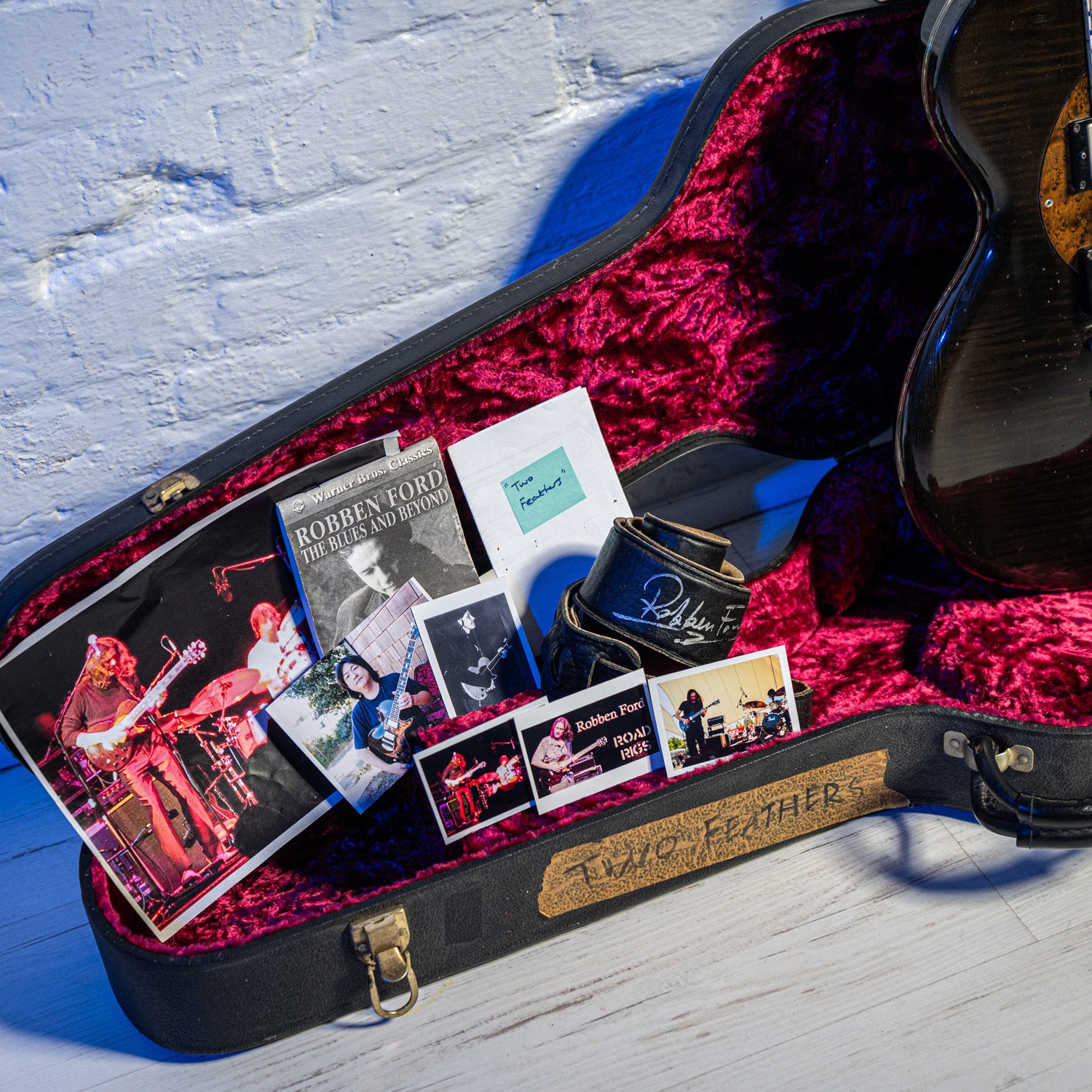 Taku Sakasta Twin Feathers Guitar Ex ROBBEN FORD Black 1988
