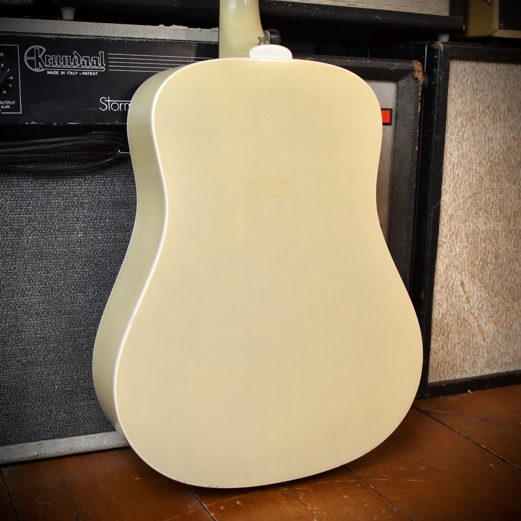 Guild D25 "Albino" White 2003