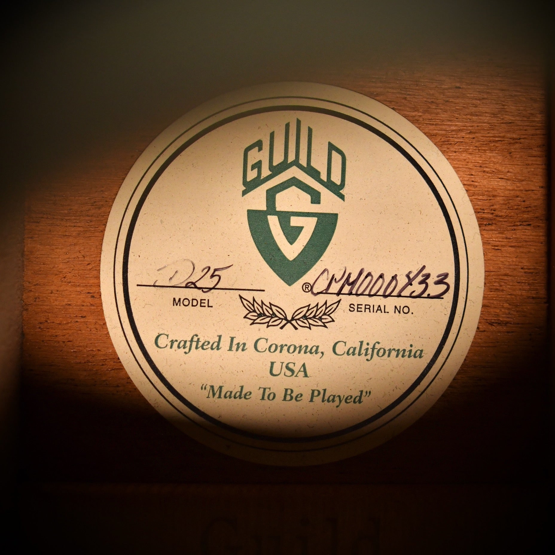 Guild D25 "Albino" White 2003