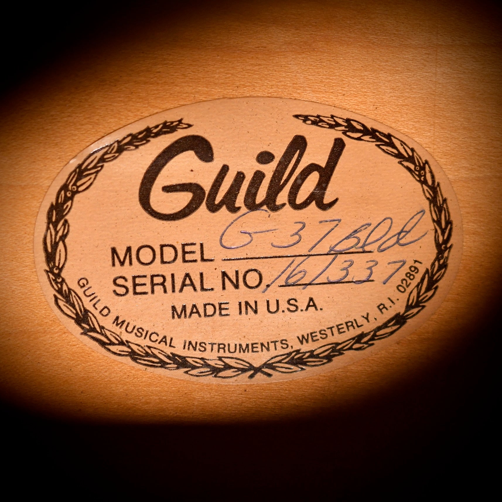 Guild G37 BLD Natural Blonde 1977