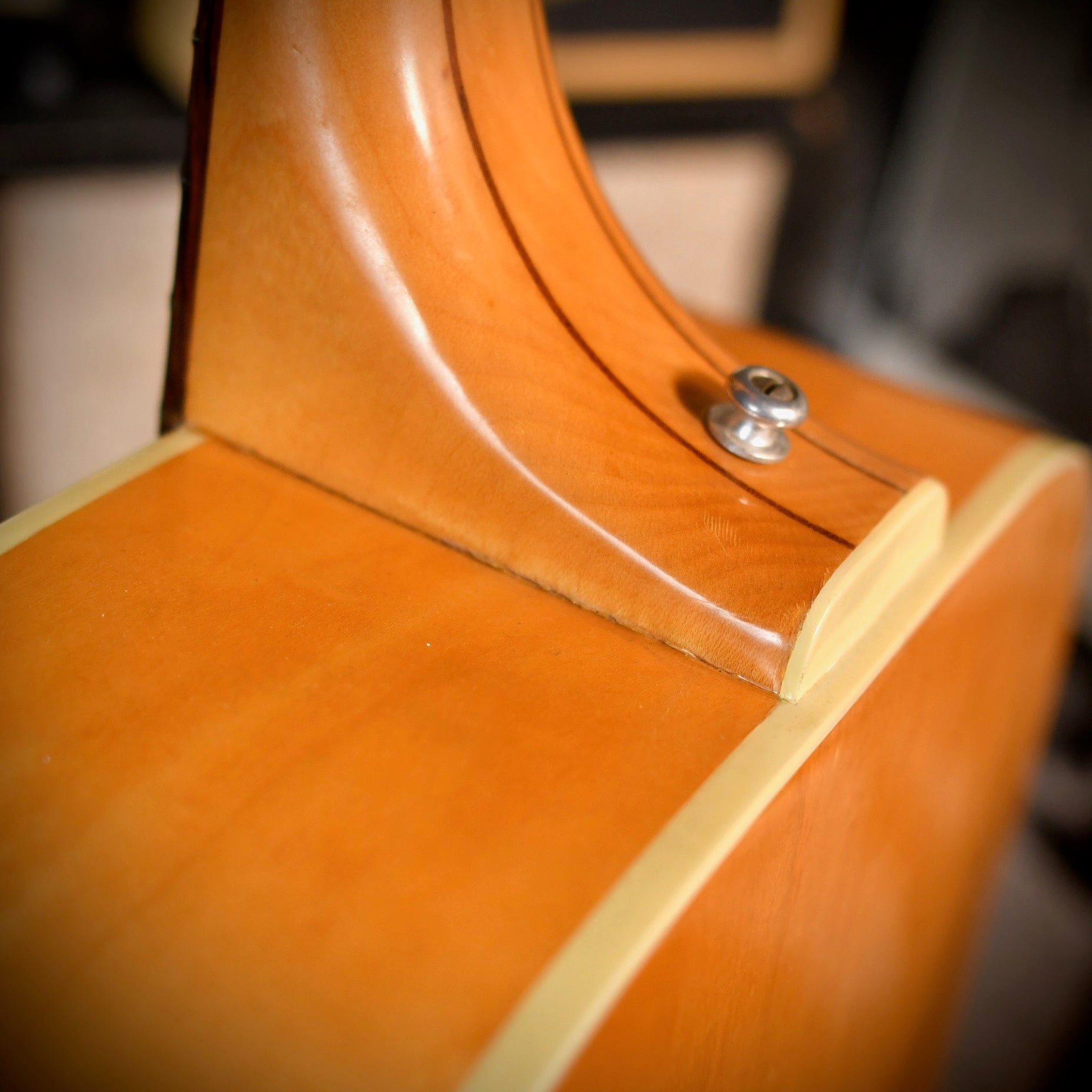 Guild G37 BLD Natural Blonde 1977