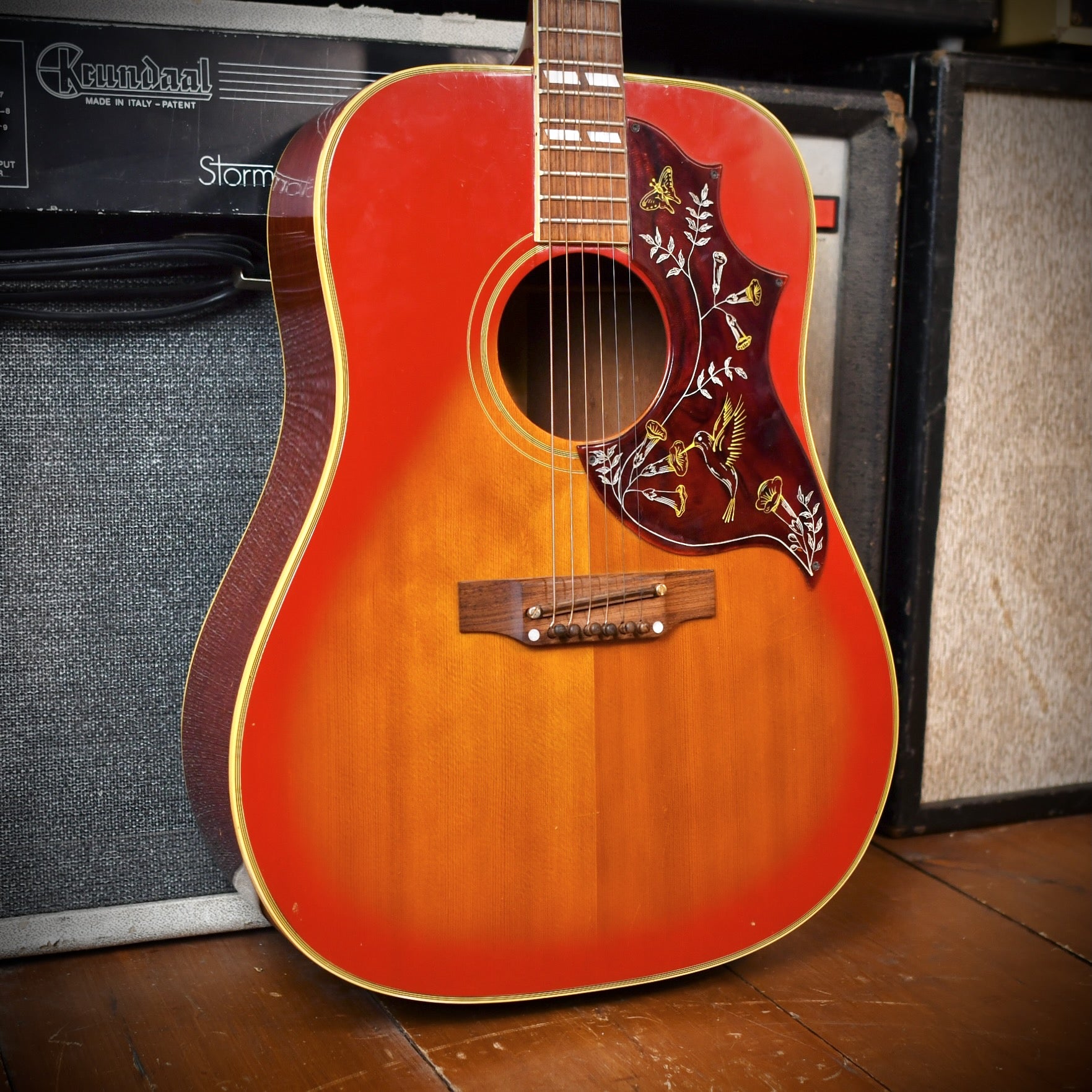 Gibson Hummingbird Cherry Sunburst 1968
