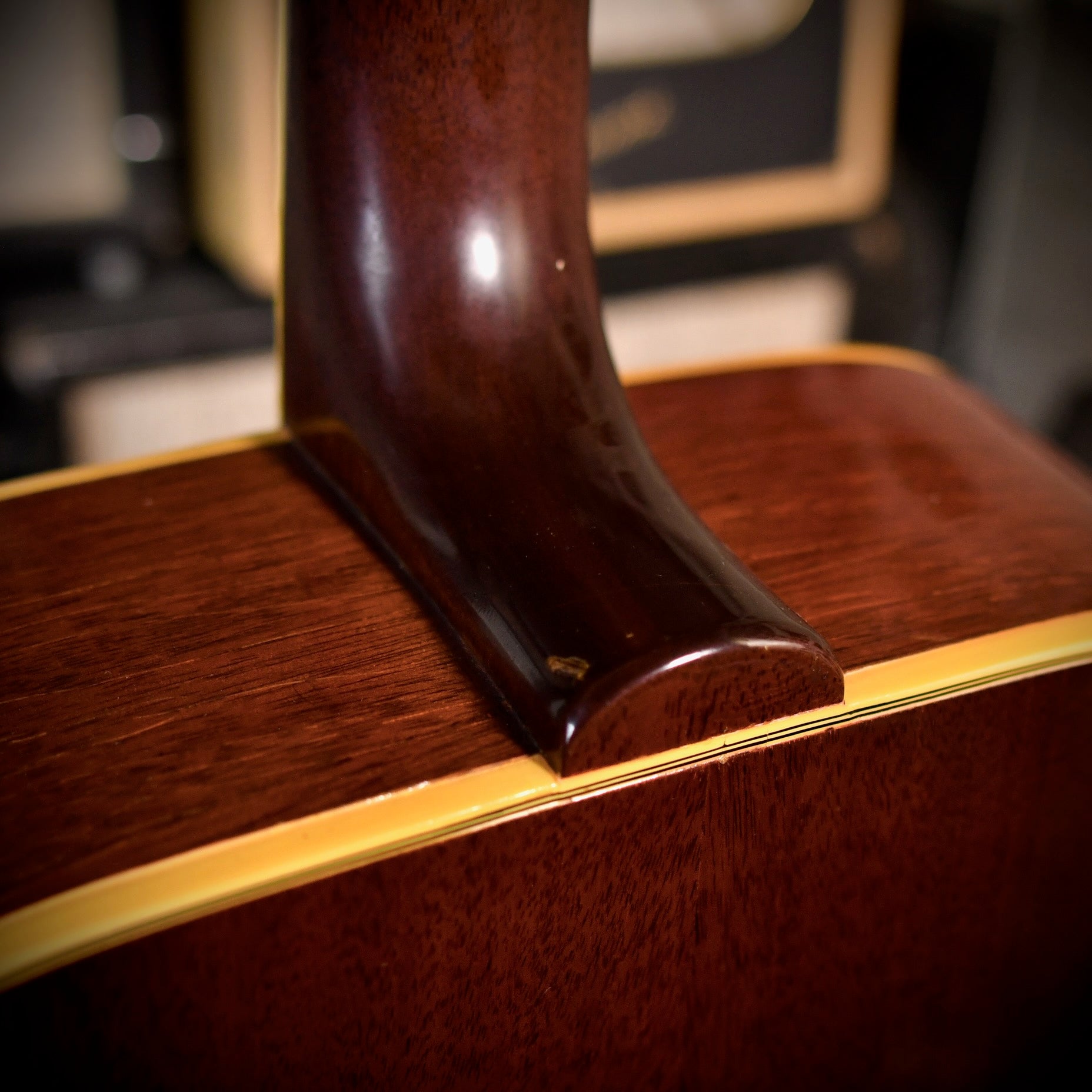 Gibson Hummingbird Cherry Sunburst 1968