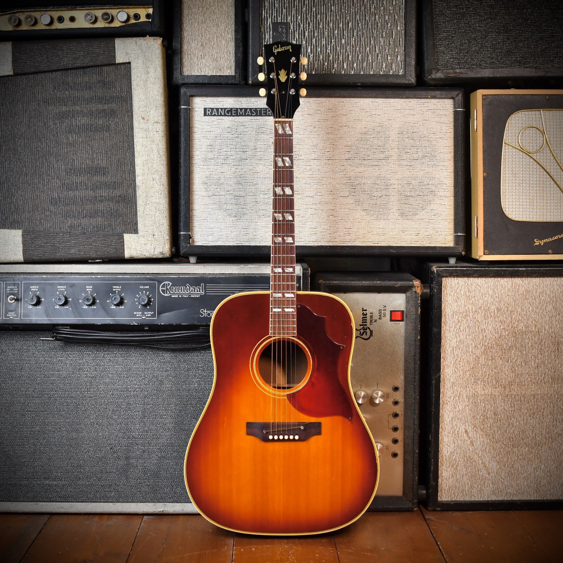 Gibson Southern Jumbo Deluxe Cherry Sunburst 1969