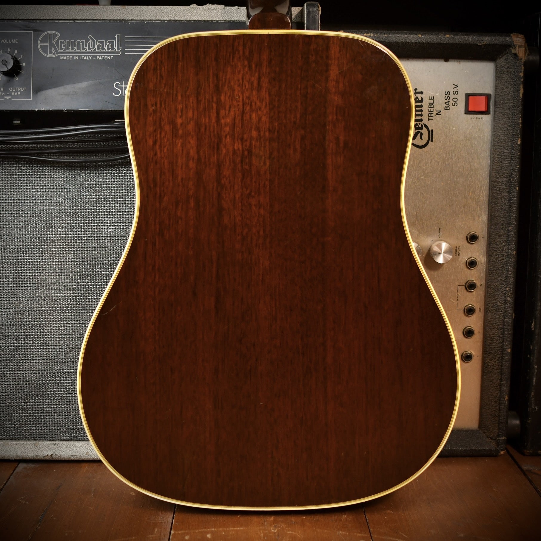 Gibson Southern Jumbo Deluxe Cherry Sunburst 1969