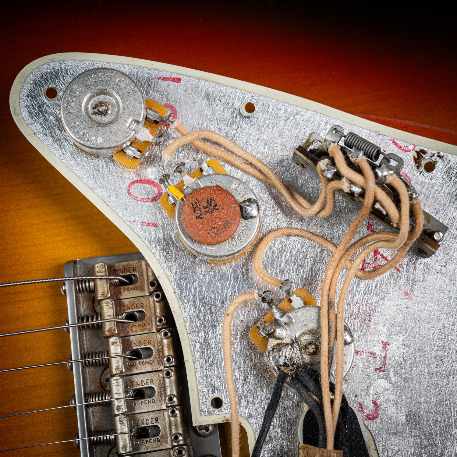 Pre-CBS 1962 3-Tone ST Model Sunburst 2000