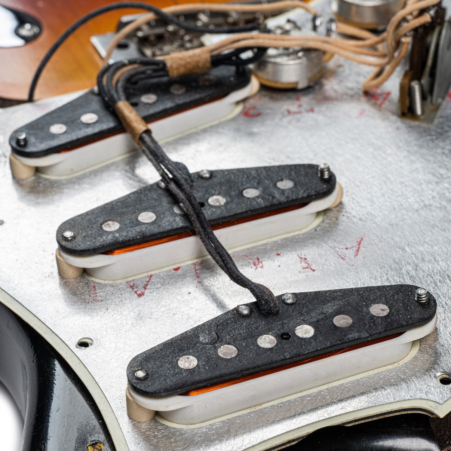 Pre-CBS 1962 3-Tone ST Model Sunburst 2000