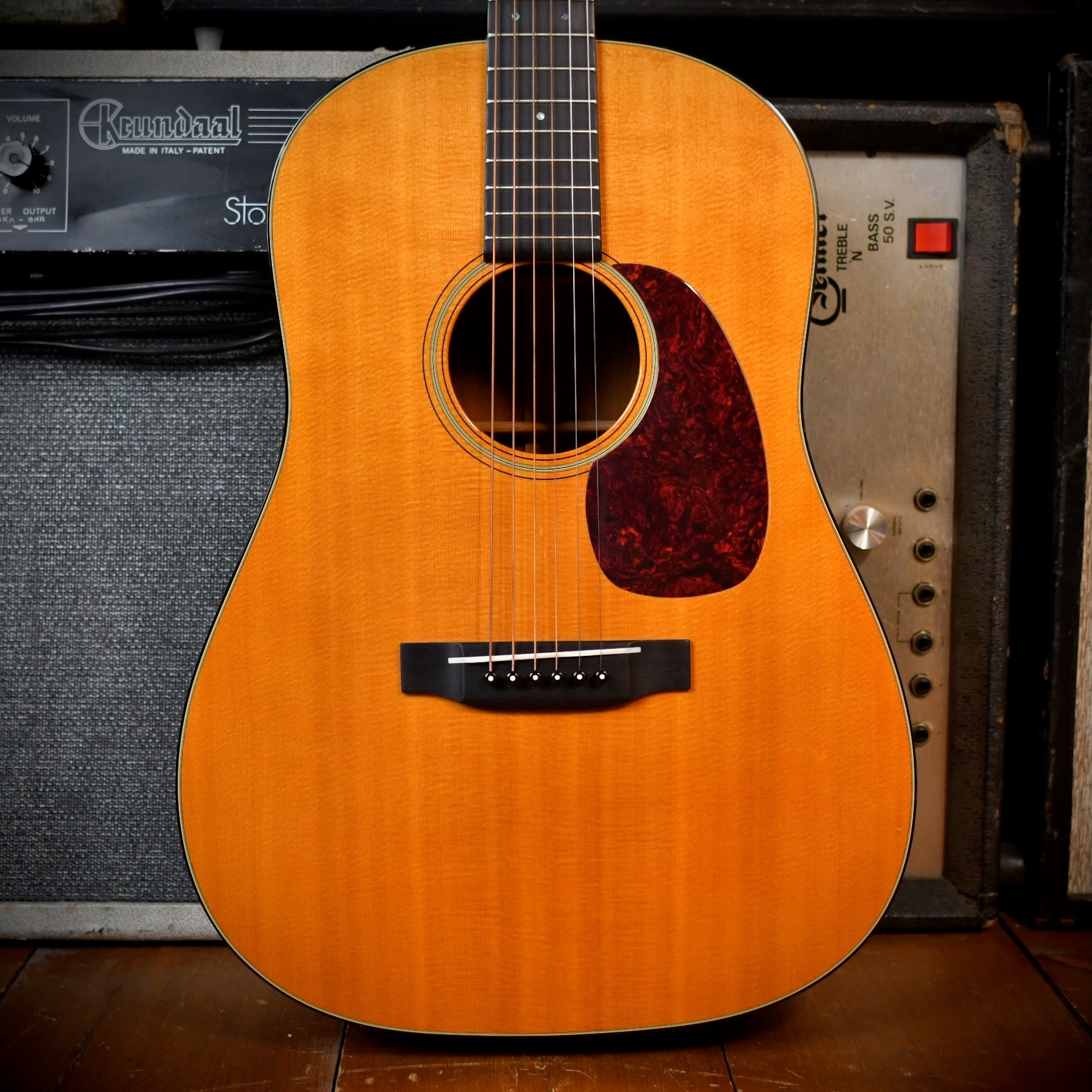Martin D-18V MS Natural 1997