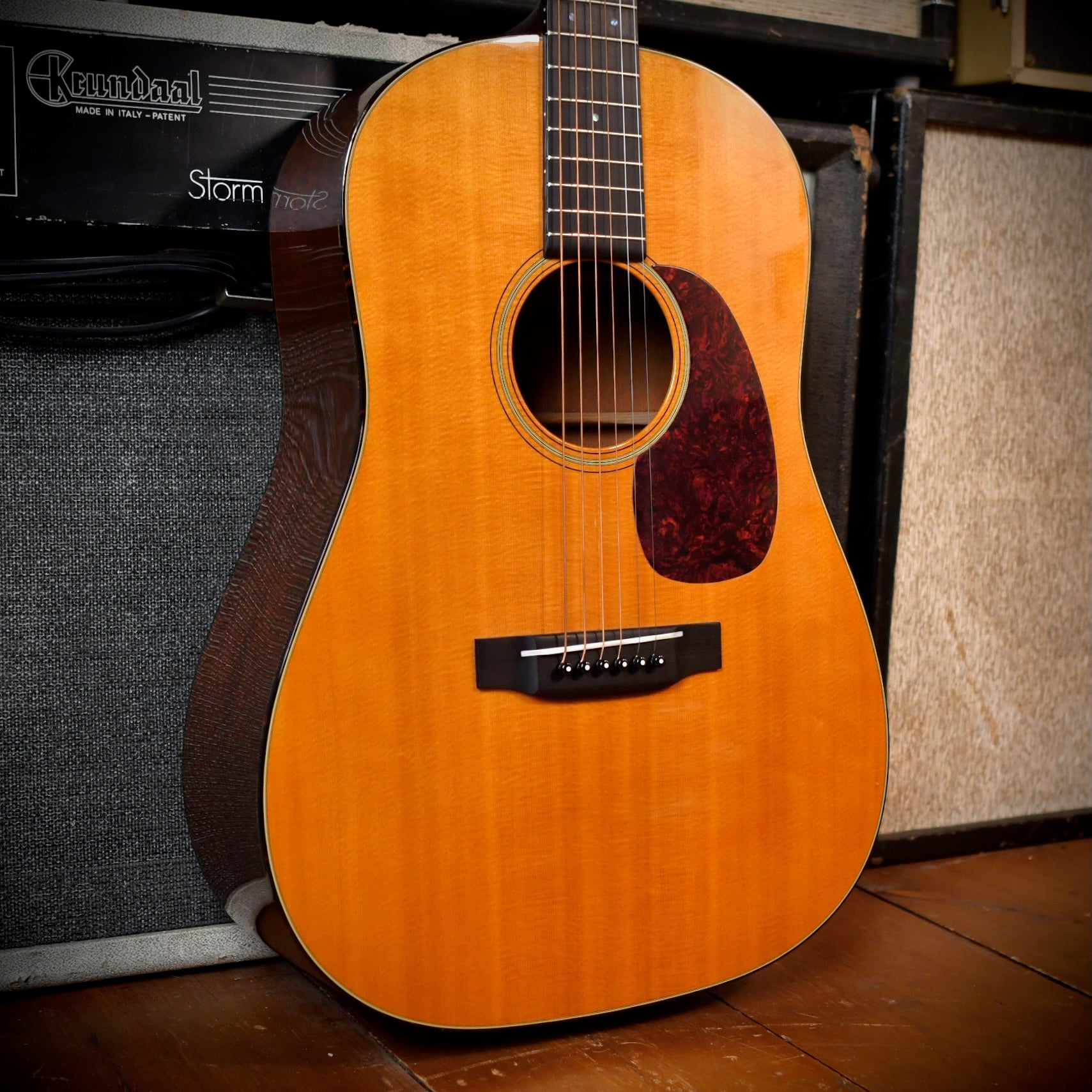 Martin D-18V MS Natural 1997