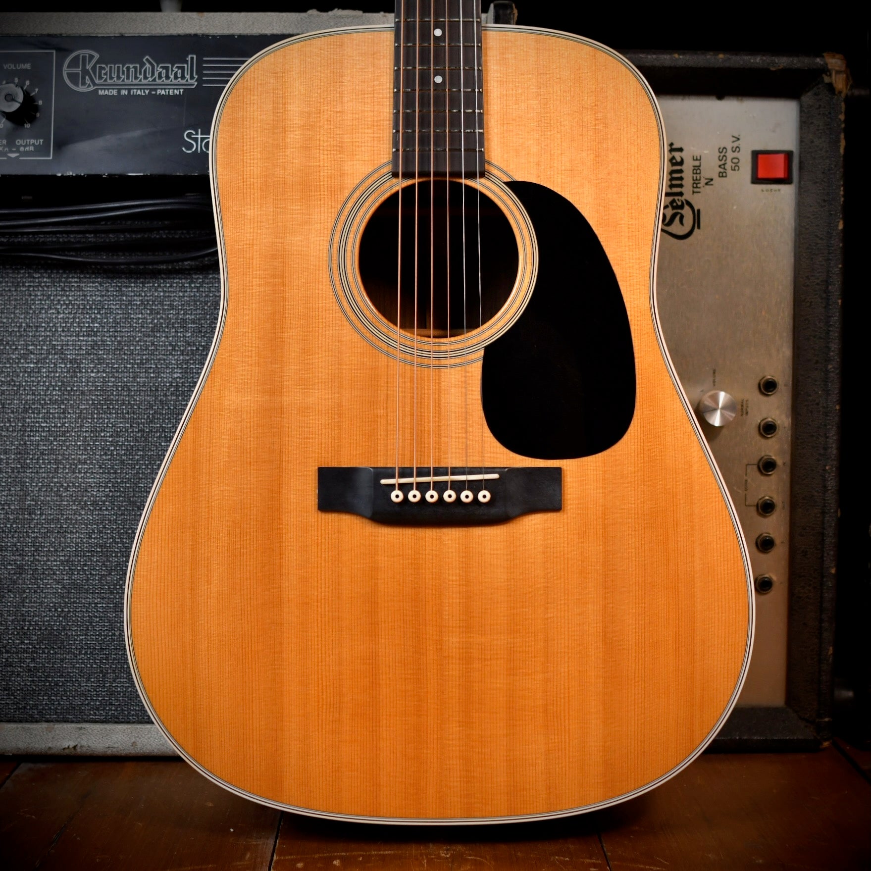 Martin D-28 Natural 2011