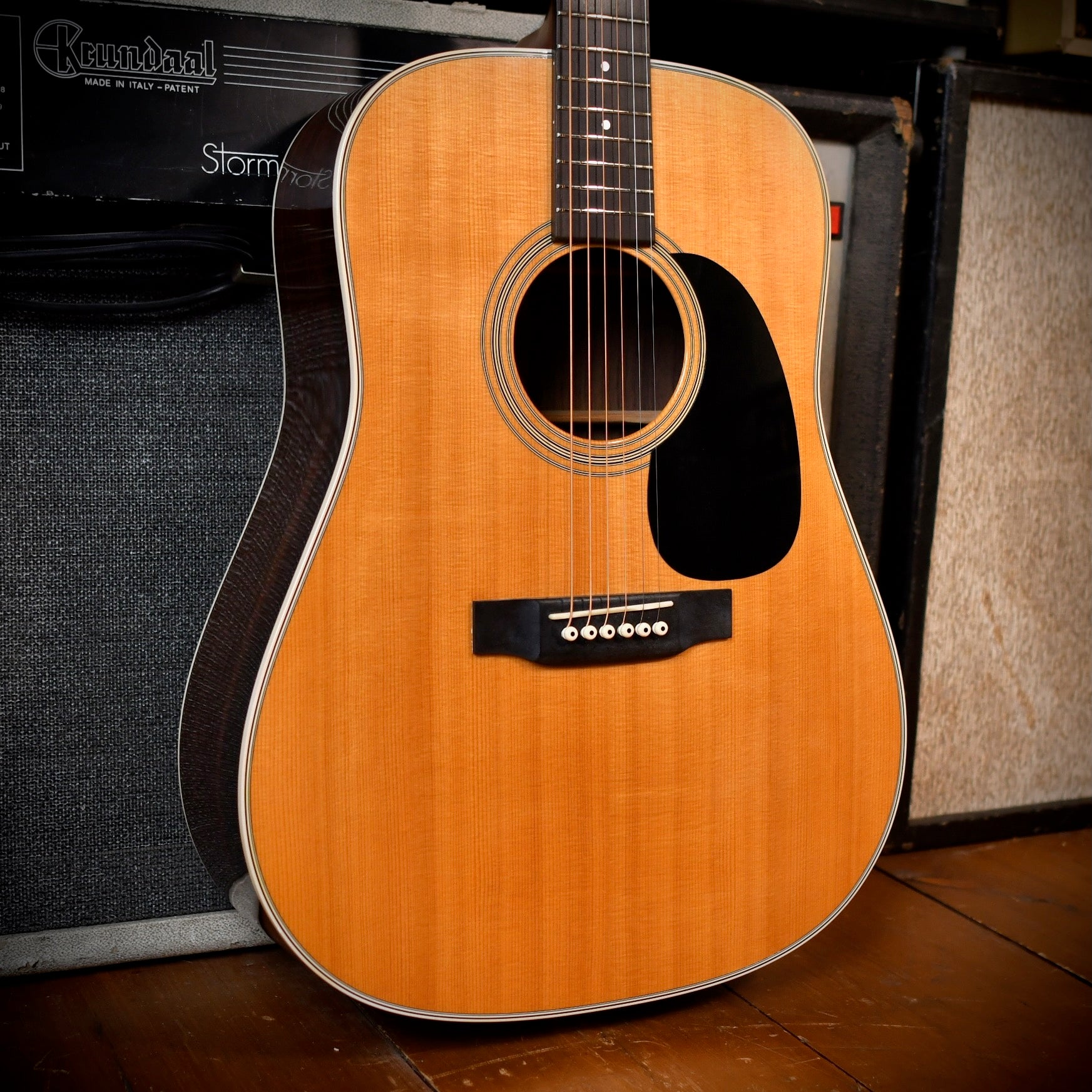 Martin D-28 Natural 2011