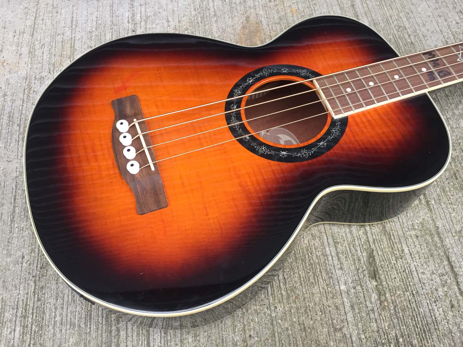 Fender Acoustic Bass Ex Mani THE STONE ROSES Sunburst