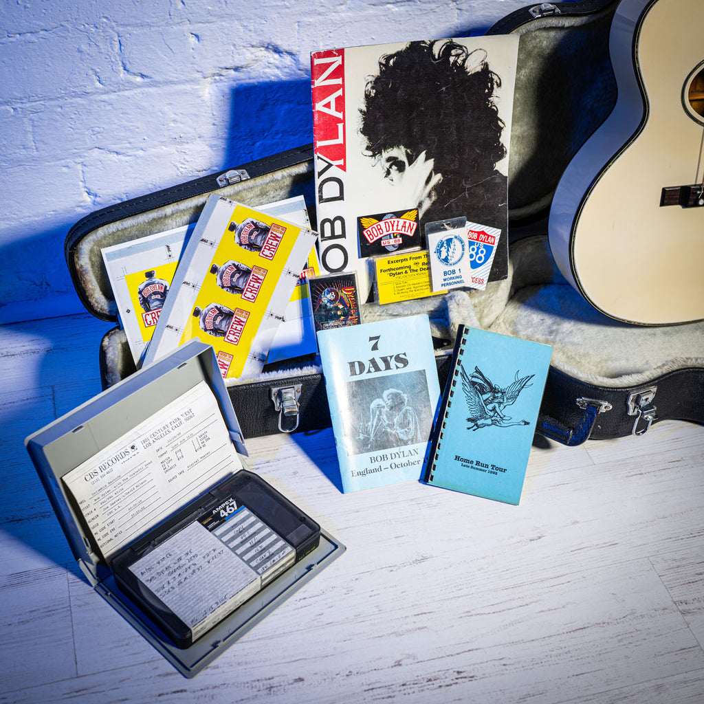 Washburn EA-20 Ex Bob Dylan Touring Guitar White 1986