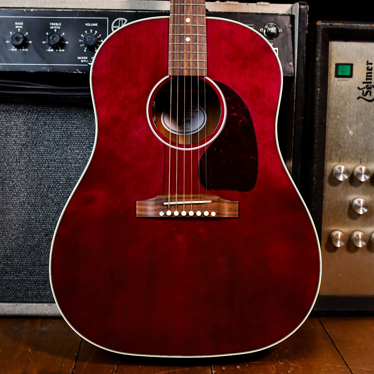 Gibson J-45 Standard Wine Red 2024