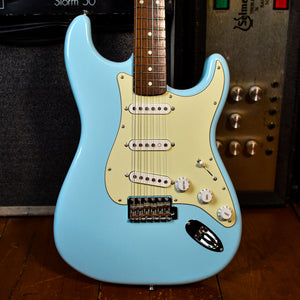 Fender FSR Traditional II 60's Stratocaster Daphne Blue 2025