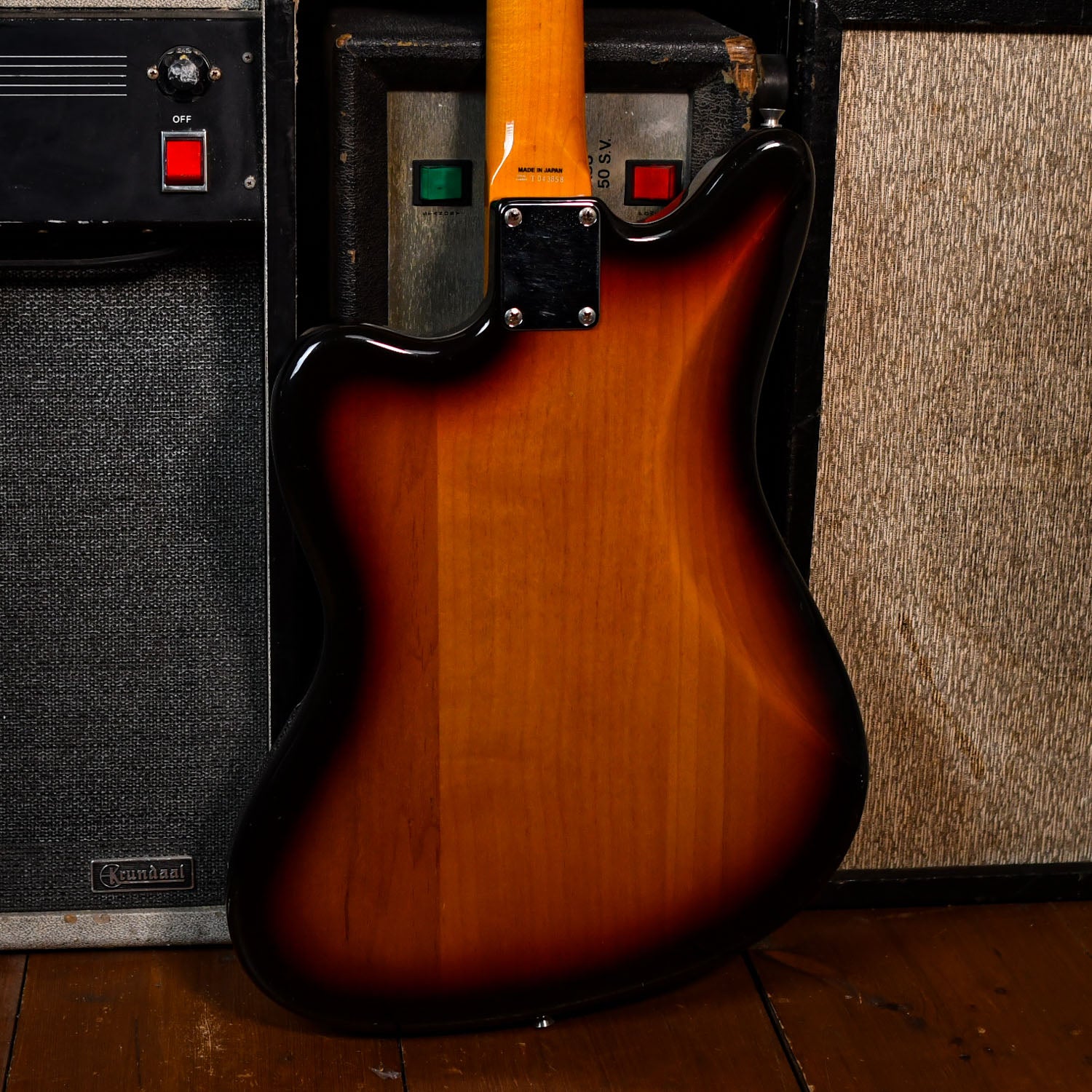 Fender JM66 Three Tone Sunburst 2010
