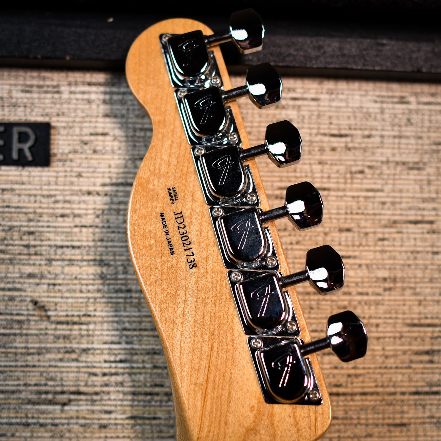 Fender Traditional II 70s Telecaster Thinline 3-Colour Sunburst 2023
