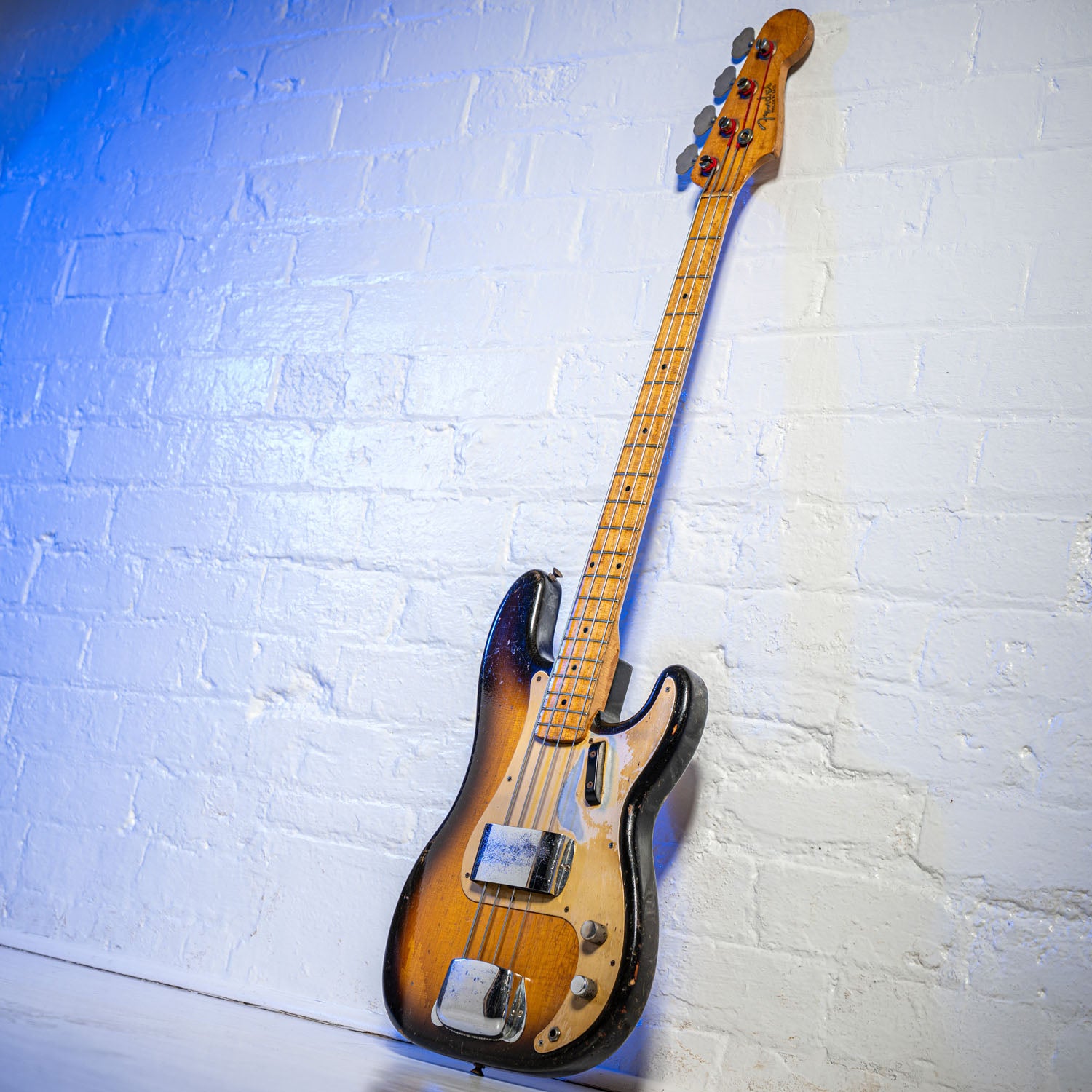 Fender Precision Bass Anodized Guard Sunburst 1957
