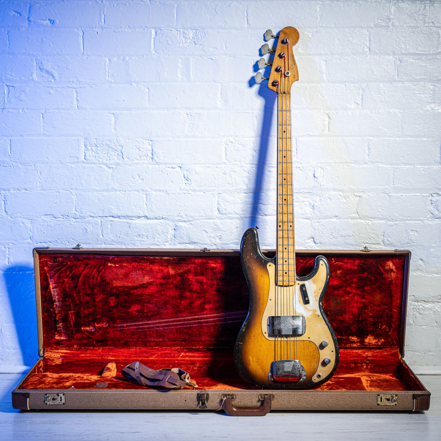 Fender Precision Bass Anodized Guard Sunburst 1957